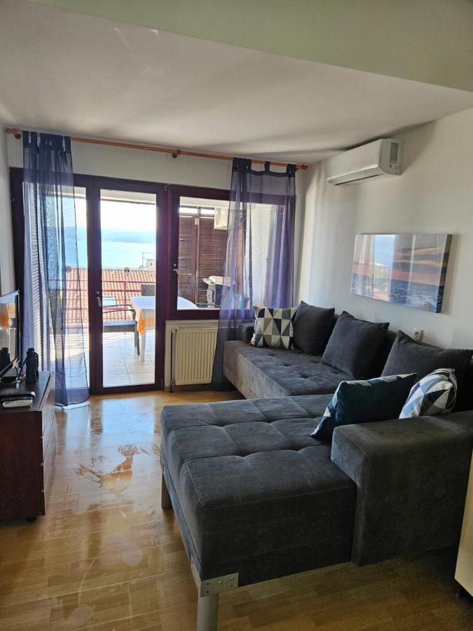 Apartments With Swimming Pool 9X4M Selce Exterior foto